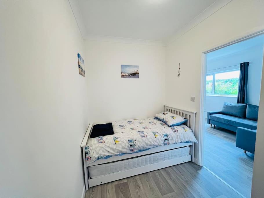 2 Bedroom Holiday Home In The Heart Of West Wales Сейнт Клиърс Екстериор снимка